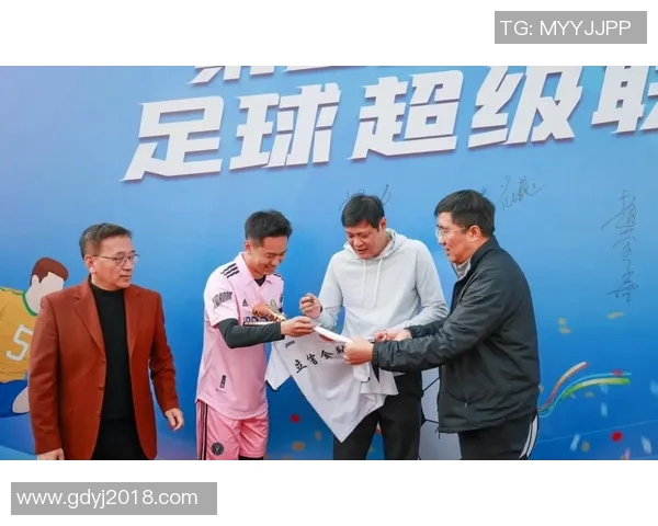 体能不足却依然闪耀的足球明星们的奋斗与坚持之路